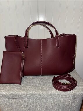Classic Tote Bag in Deep Burgundy